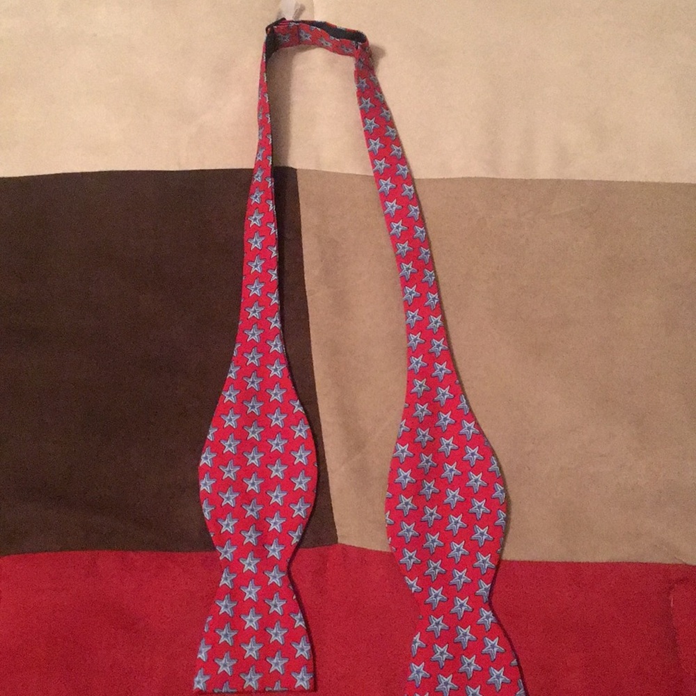 Vineyard Vines Stars Bow tie